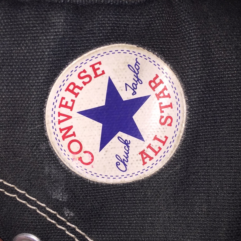 Converse shoes - Picture 4 of 5